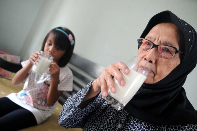 5 Rekomendasi Susu Untuk Lansia yang Susah Makan
